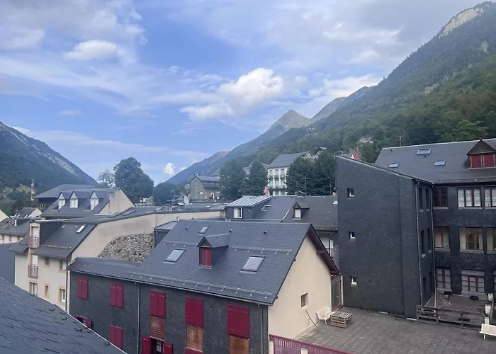 Apartment Spacieux Au Centre De Cauterets, 6 Pers., Skis Et Parking - Fr-1-812-46 *